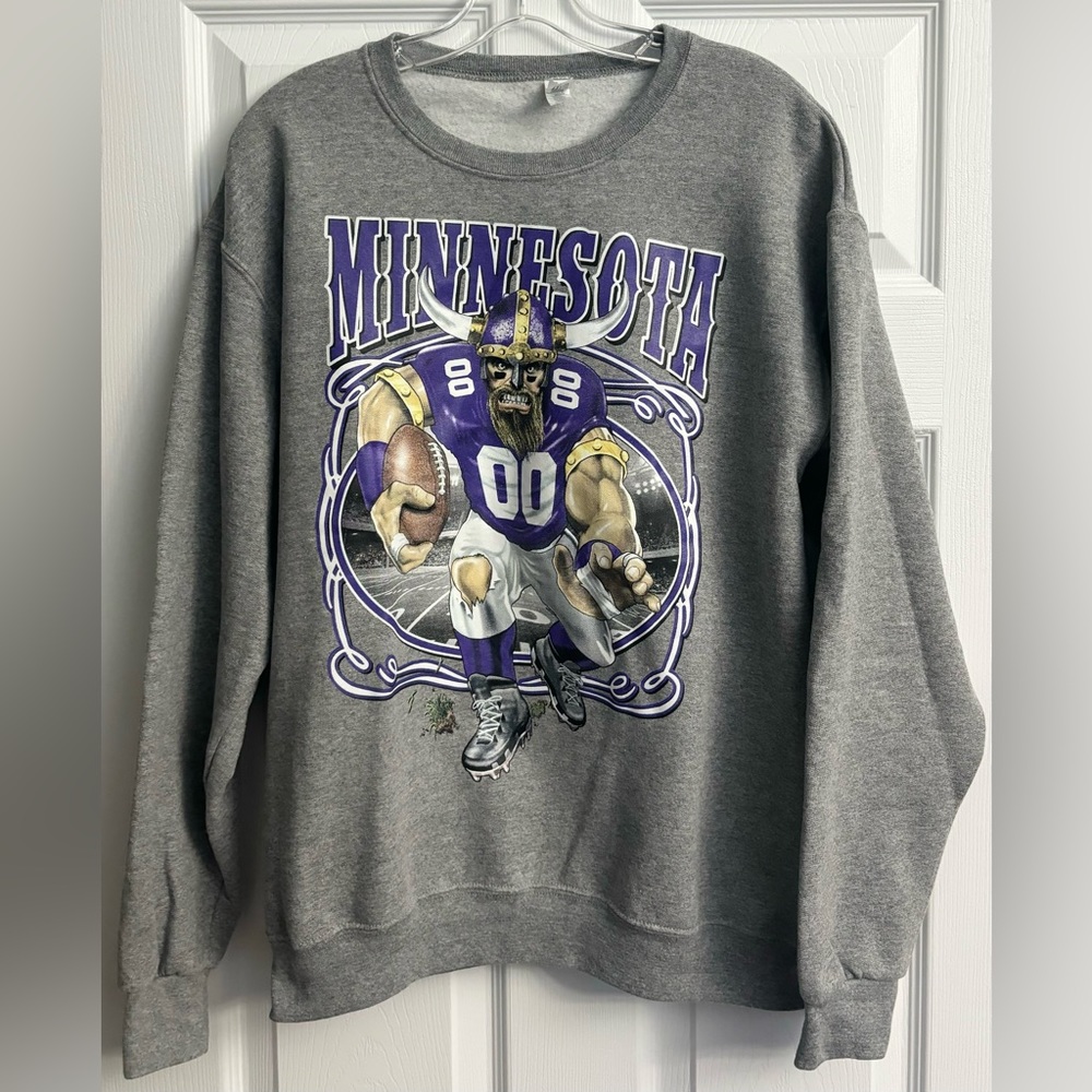 Vintage Early 2000’s Minnesota Vikings Graphic Crew Neck Sweater Size Medium
